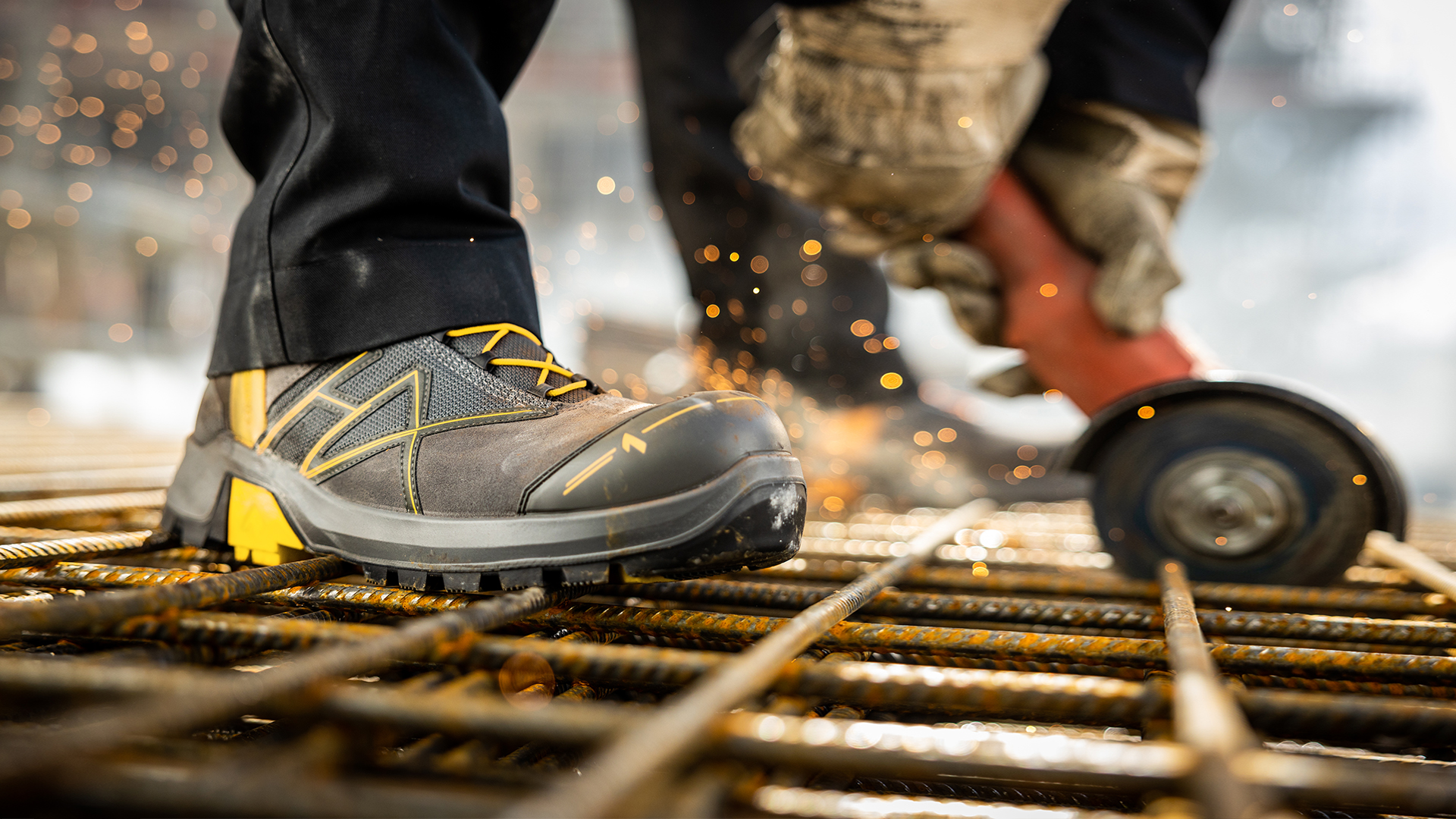 631007_connexis-safety-low-grey-yellow