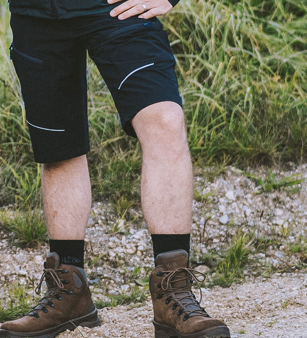 1000x1100px_953021_shorts-black
