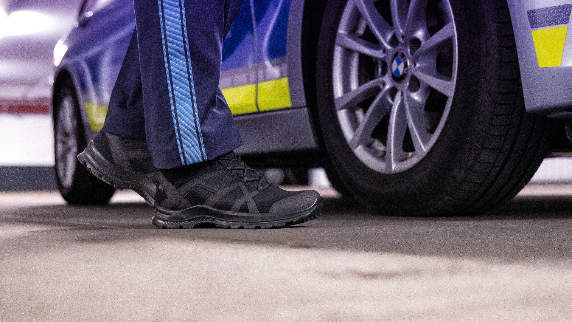 330042_athletic-mid-gtx