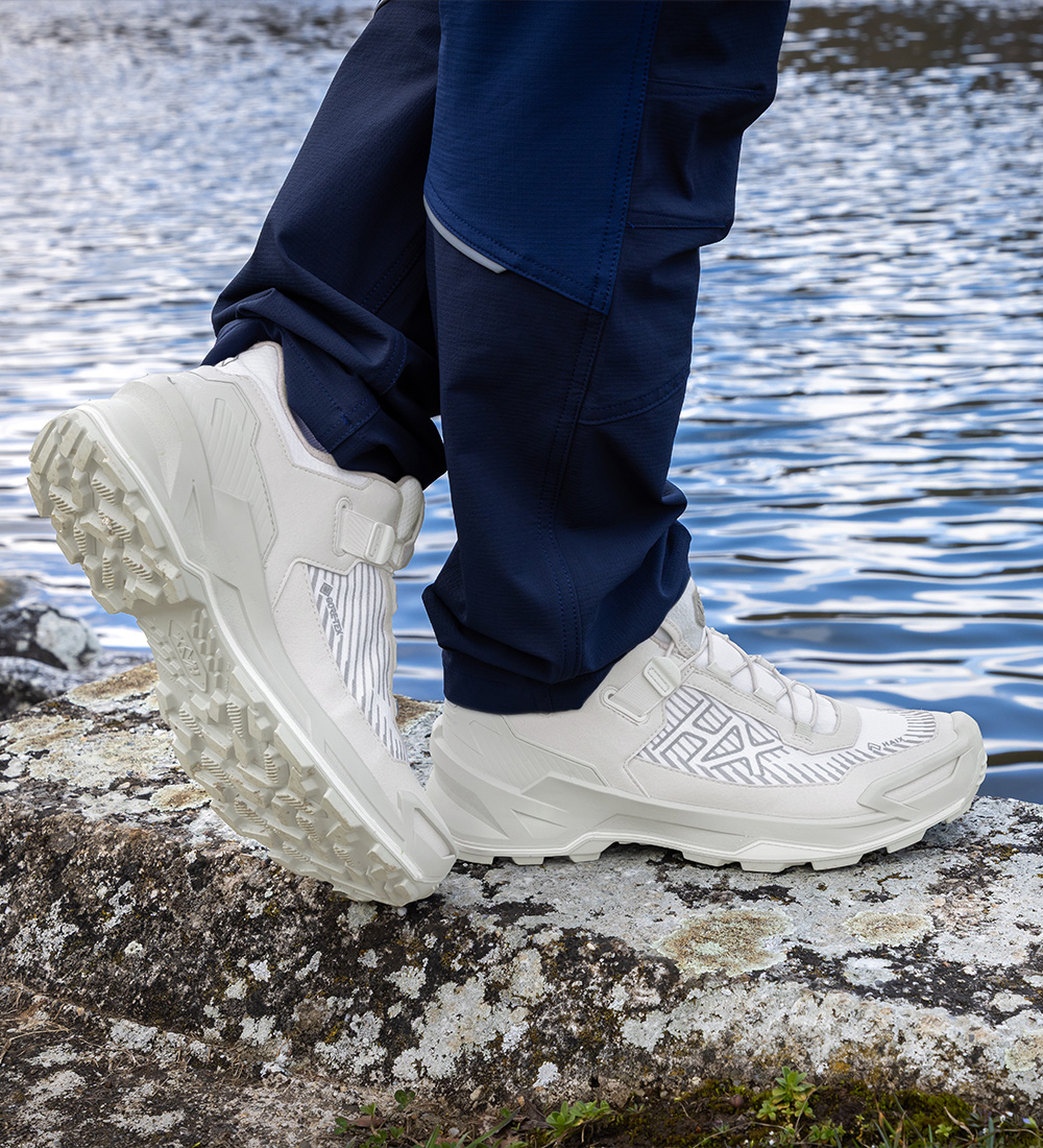 Hiking Schuhe, Sneaker, Laufschuhe, Grau, Sohle, Schuhe, Wanderschuhe, Sohle, Weiß, Textiloberfläche